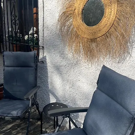 Slow House Apartment *